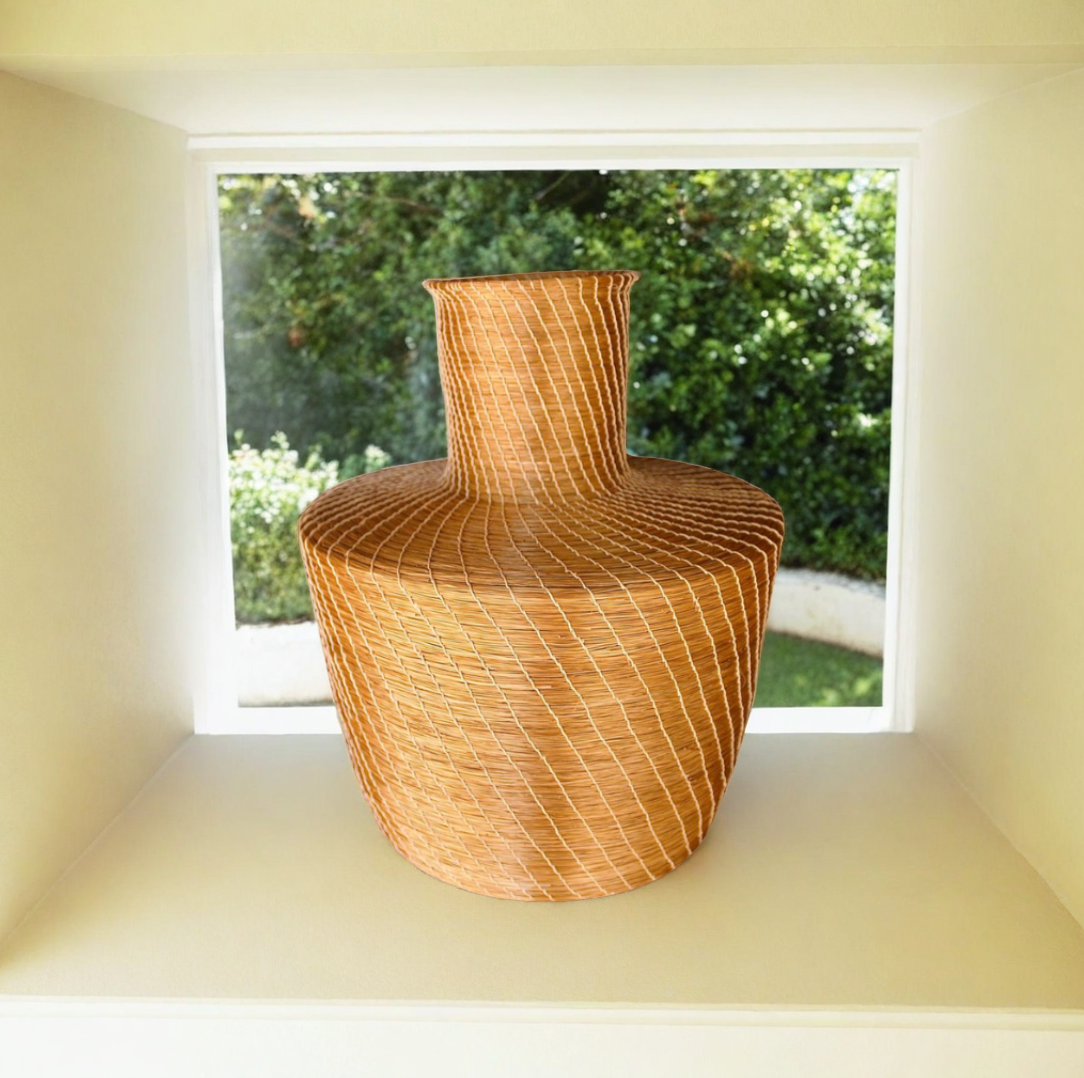 Handwoven Golden Grass Vase – Sustainable Brazilian Home Décor